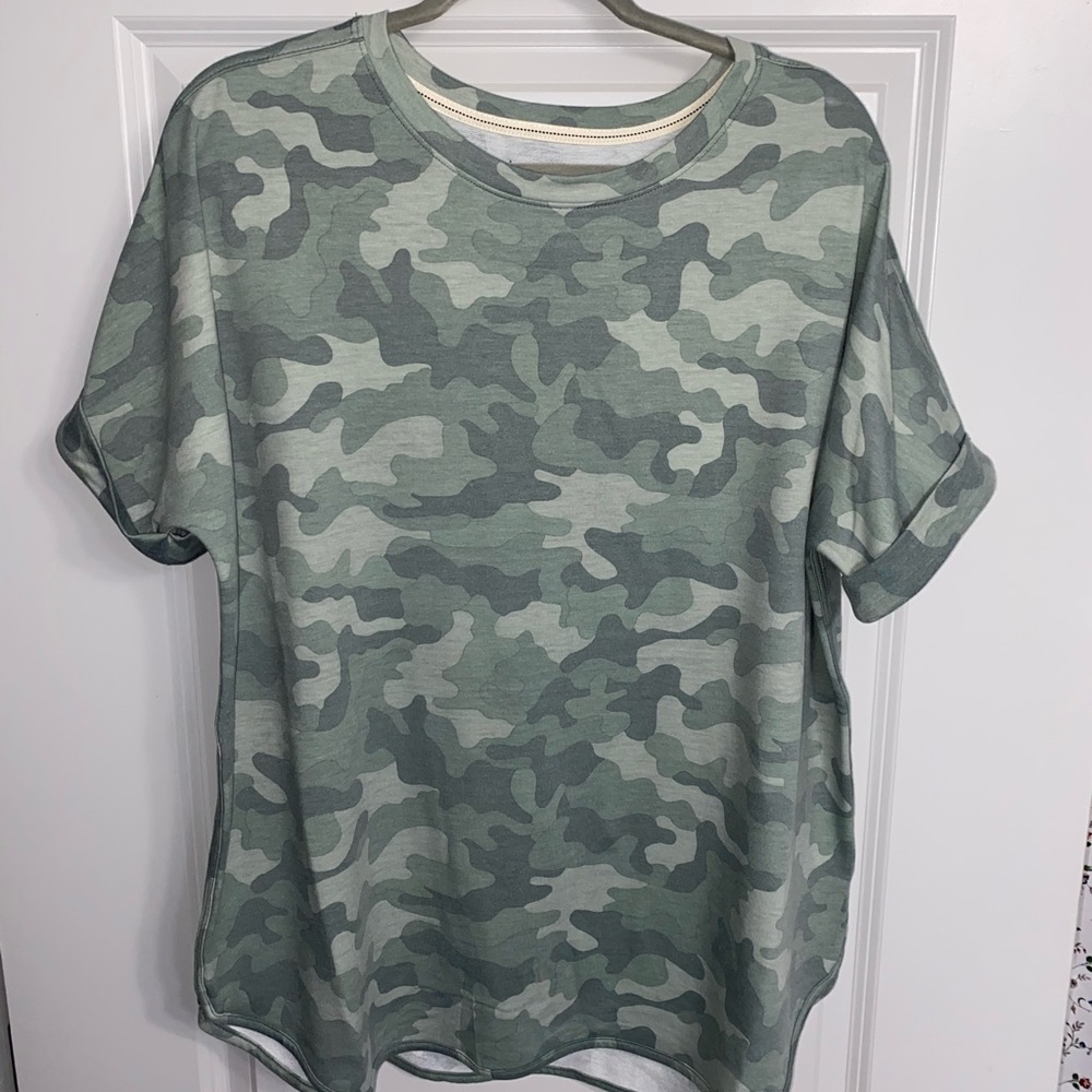 Short sleeved Tee